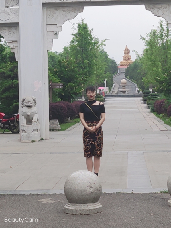 魏沐阳子的第三张照片--湖北闪婚服务中心