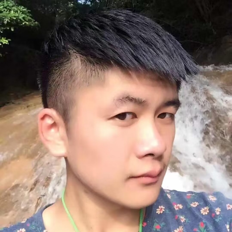 微笑的第一张照片--湖北闪婚服务中心