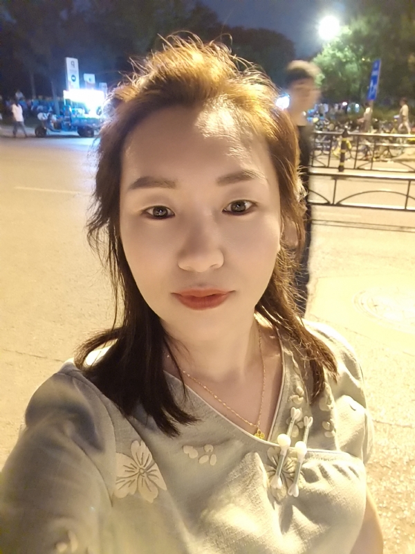 最美的期待的第一张照片--湖北闪婚服务中心
